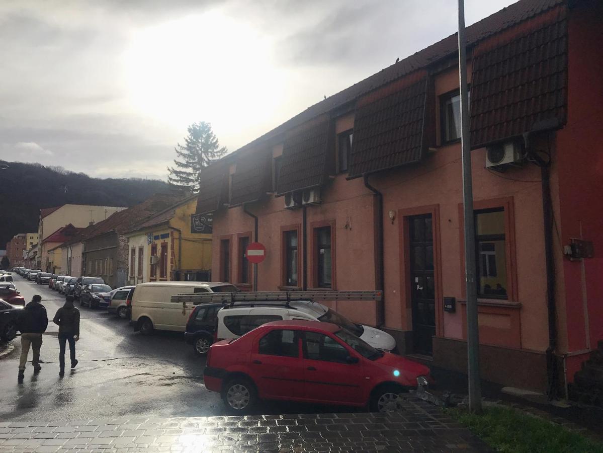 Casa Pino Hotel Braşov Buitenkant foto