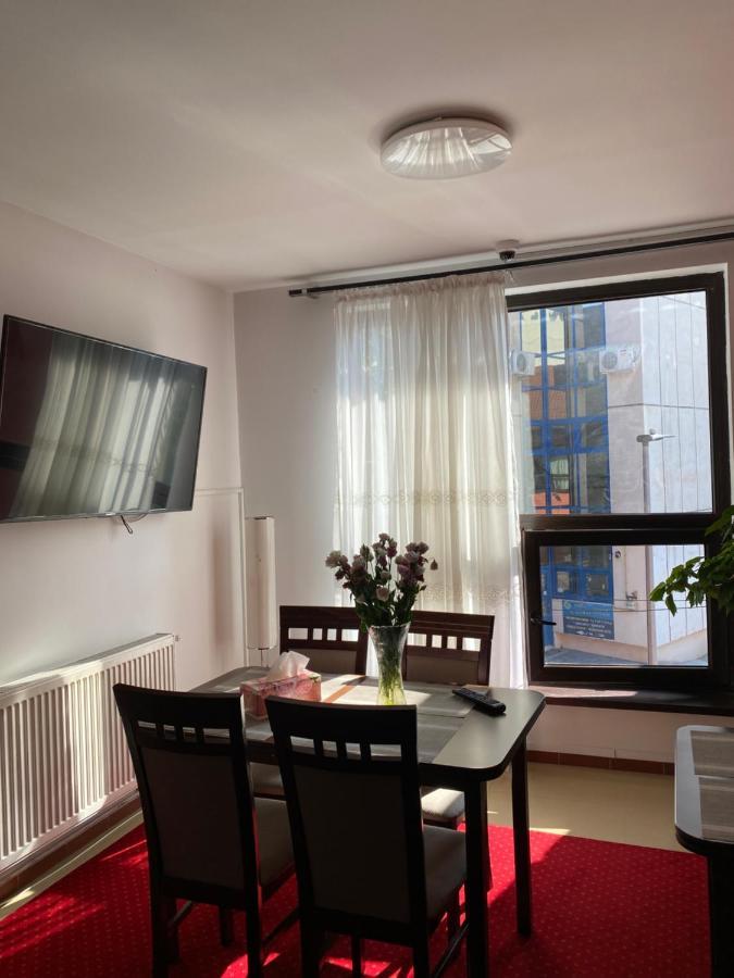 Casa Pino Hotel Braşov Buitenkant foto