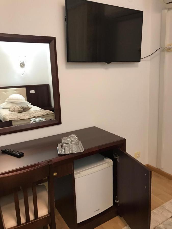 Casa Pino Hotel Braşov Buitenkant foto