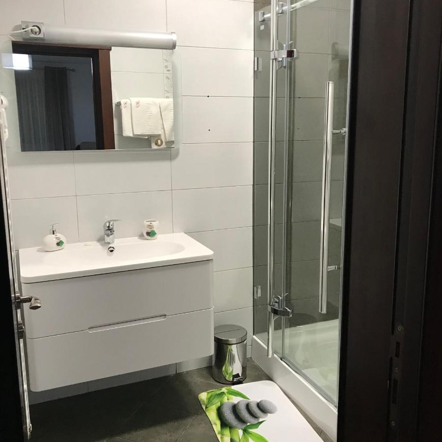 Casa Pino Hotel Braşov Buitenkant foto